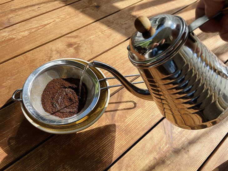 درست کردن قهوه بدون قهوه ساز و دستگاه به آسان ترین شکل خرید قهوه لویا